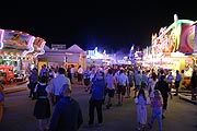 viele Besucher auch 2019 beim Erdinger Herbstfest 2019 (©Foto. Martin Schmitz)